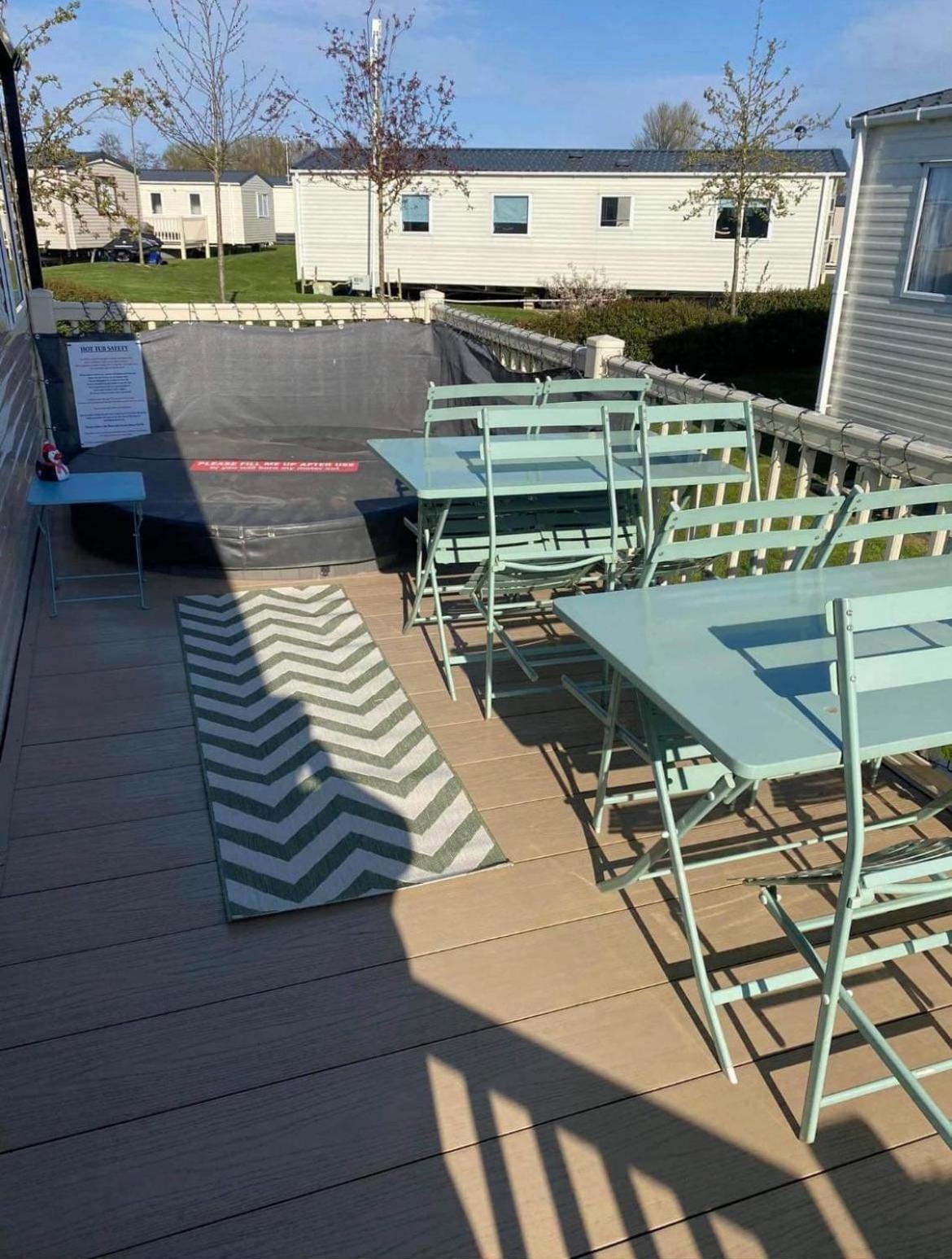 Lottielou'S Hot Tub Breaks At Tattershall Lakes Lincoln Exteriör bild
